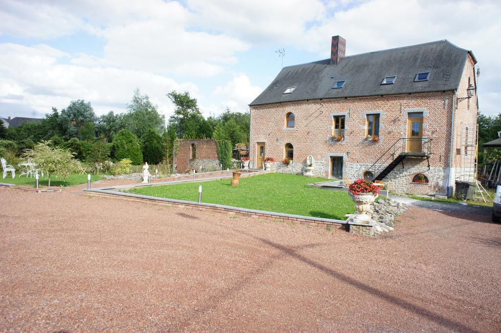 Aux Logis De La Solre Bed and Breakfast Ferrière-la-Petite Exteriör bild