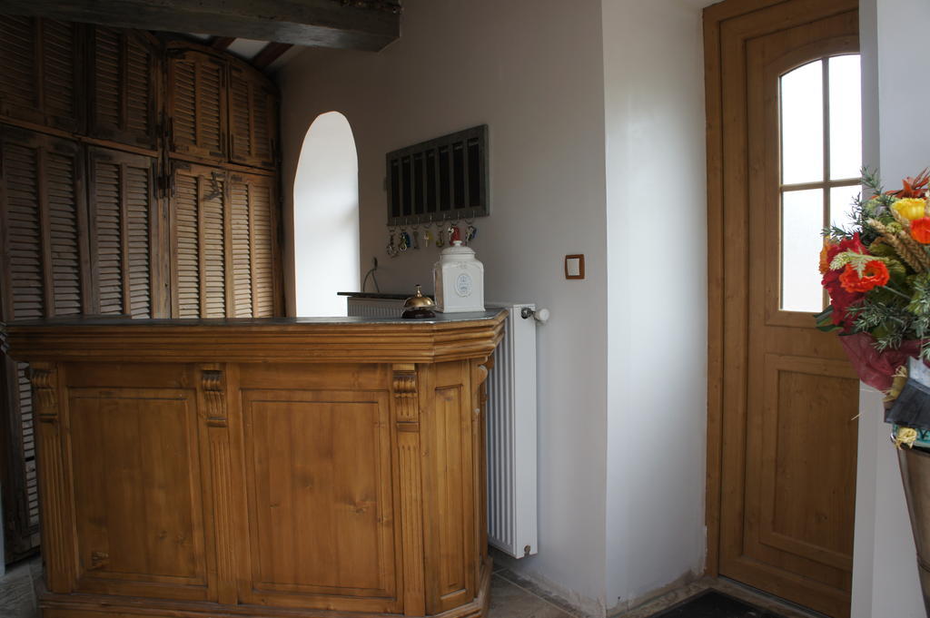 Aux Logis De La Solre Bed and Breakfast Ferrière-la-Petite Exteriör bild